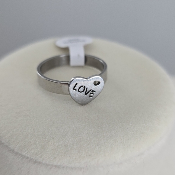 Stainless steel Heart Love Ring NEW size 10 - Picture 1 of 6